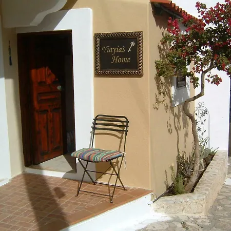 Rum i privatbostad Yiayia's Chalki Town
